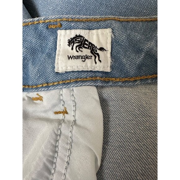 Wrangler Women’s High Rise True Straight Crop Jeans 20W Light Wash Distressed Ra - Picture 9 of 11